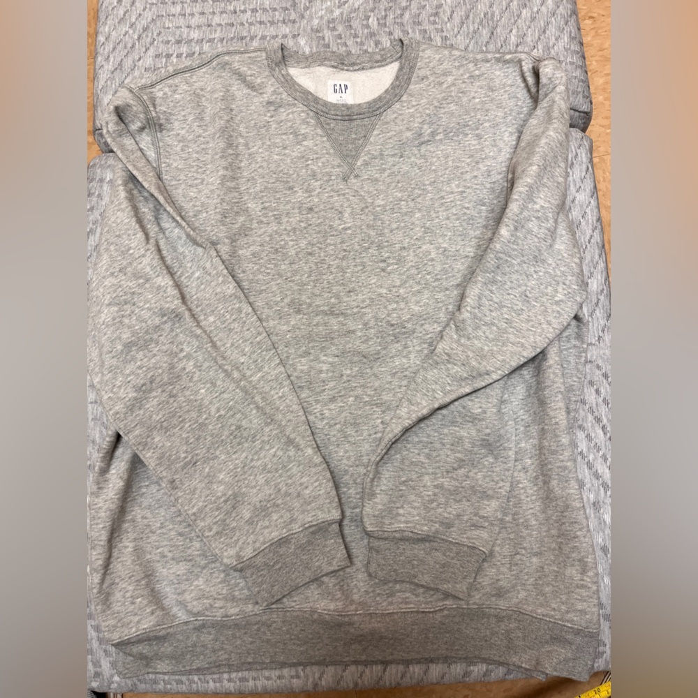 GAP Men's Heather Gray Crewneck Sweater